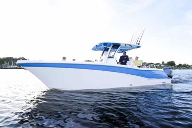 28' World Cat 2023 Yacht For Sale